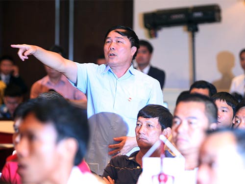 Nóng chuyện trọng tài, an ninh