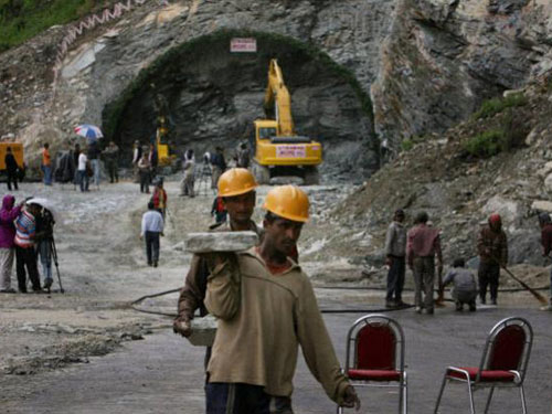 Ấn Độ xây 18 đường hầm đối phó Pakistan, Trung Quốc