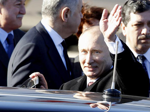 Chuyện gì xảy ra với cái lưng của Tổng thống Putin?