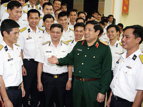 Bộ trưởng Phùng Quang Thanh yêu cầu làm chủ tàu ngầm hiện đại