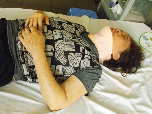 Con trai đánh mẹ, bố bảo “đánh chết nó đi để tao lấy vợ mới”