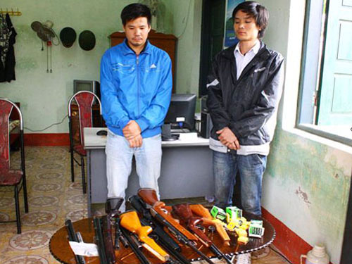 Thuyền viên tuồn "hàng nóng" chế súng hoa cải về đất Cảng