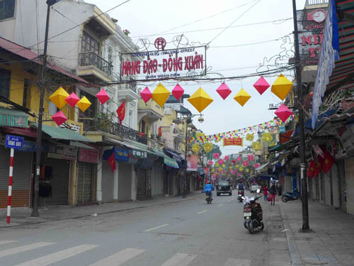 Hà Nội lắng sâu sáng mùng 1 Tết
