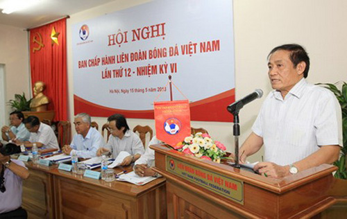 Hoãn Đại hội VFF 4 tháng