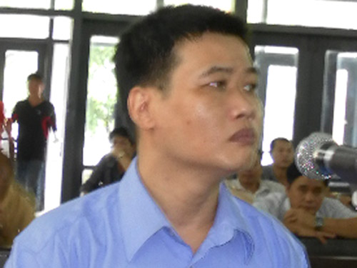 2 năm tù cho thiếu tá CSGT hiếp nữ doanh nhân