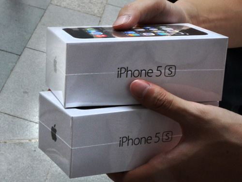 Tiếp viên phó VNA "xách tay" 50 iPhone 5S