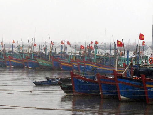 Siêu bão số 10 giật cấp 17: Khẩn trương cấm biển, di dân