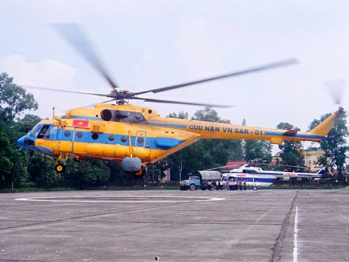 Huy động 6 trực thăng ứng trực trong bão số 8