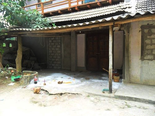 Ghen cuồng, đập nát đầu vợ cũ cùng người tình trước thềm nhà
