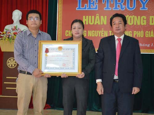 Trao tặng Huân chương Dũng cảm cho Phó Giám đốc Sở bị lũ cuốn
