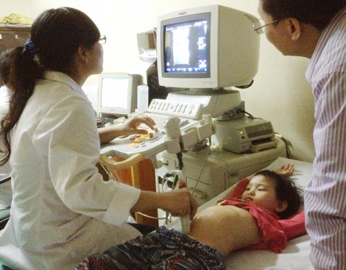 Trẻ cũng bị loét dạ dày