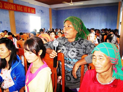 Cán bộ chia chác đất rừng