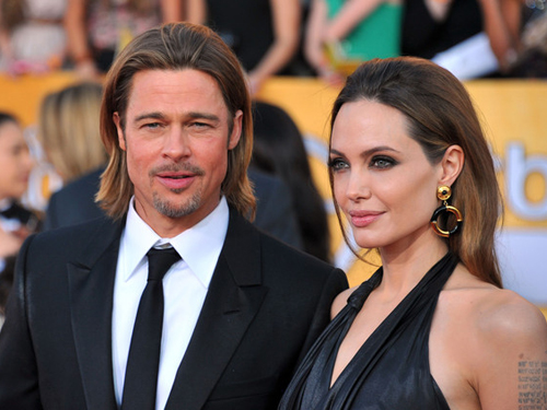 Angelina Jolie “gầy nhom” trên thảm đỏ