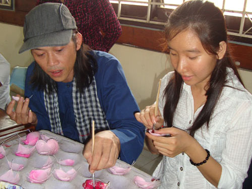 Hoài Linh “quậy tưng bừng” sau Lễ Tình nhân
