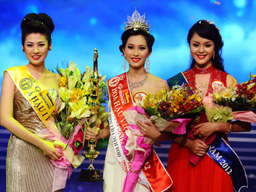 Đặng Thu Thảo đăng quang Hoa hậu Việt Nam 2012