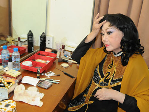 Ngập tràn nước mắt khi kỳ nữ Kim Cương “Tạ ơn đời”