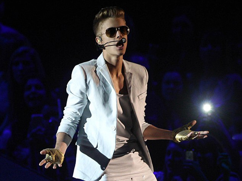 Justin Bieber: “Mọi người quên tôi cũng là con người!"