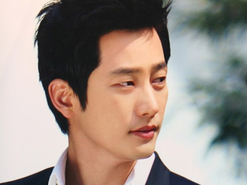 Park Si Hoo vẫn gặp khó từ vụ bị tố cưỡng dâm