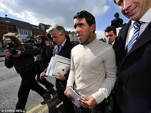 Thoát án tù, Tevez phải lao động công ích 250 giờ