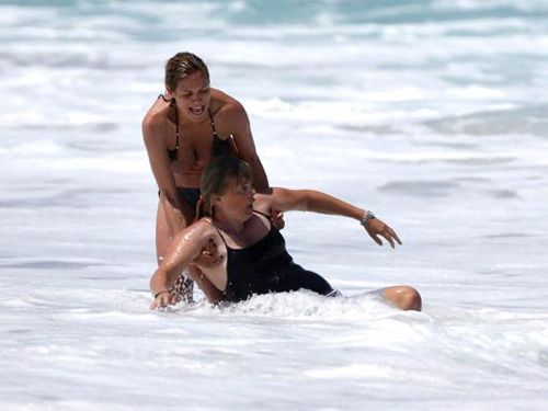 Hé lộ ảnh Heidi Klum chật vật cứu con trai, bảo mẫu