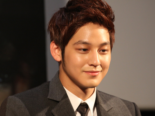 Kim Bum bất ngờ với tình cảm của khán giả Việt