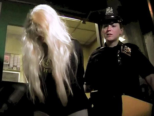 Amanda Bynes bị “còng tay” vì hủy diệt chứng cứ