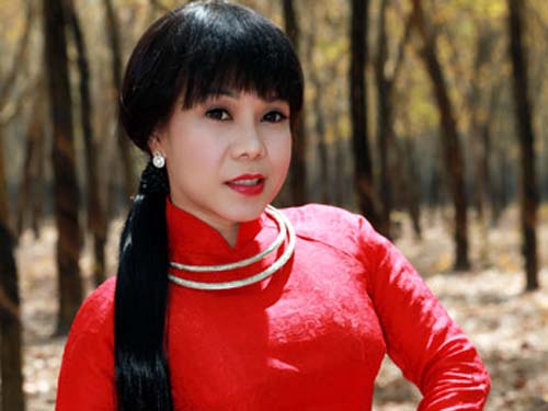 Việt Hương khóc sau màn nhung