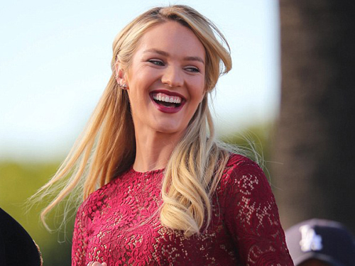 Candice Swanepoel khẳng định chân dài cần có "não to"