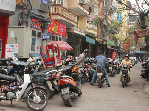 Nhiều bãi đỗ xe... biến dạng!
