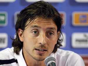 Montolivo chống lại quê mẹ