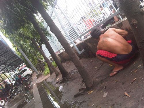 Con nghiện... hành khất: “Chợ” ma túy trong bến xe