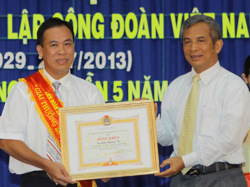 Tôn vinh những tấm lòng