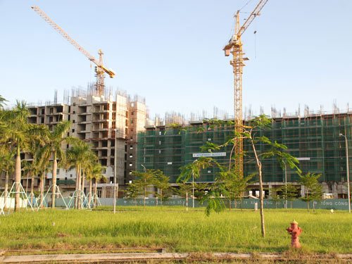 Doanh nghiệp niêm yết ngập nợ, thua lỗ