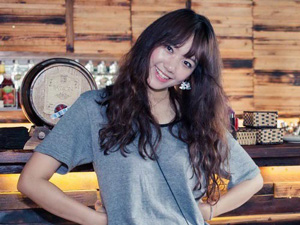 Hari- Ca sĩ Hàn tham gia chương trình Mai Vàng kết nối