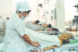 Truyền nước biển - Lợi, hại ra sao?