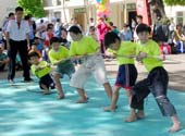 Sân chơi cho trẻ em bất hạnh