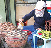 Ăn bánh căn nhớ Phan Rang