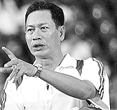 Khatoco Khánh Hòa mời HLV Lê Hữu Tường