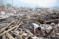 Kinh tế rung rinh theo động đất