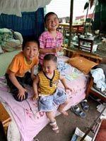 Trẻ mồ côi Tứ Xuyên phục hồi tâm lý ở Nga