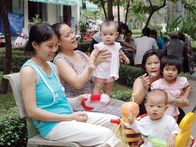 TPHCM: Bức bối vì cúp điện tràn lan