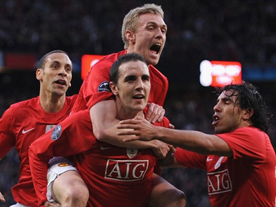 Hậu vệ ghi bàn, M.U nhọc nhằn hạ Arsenal