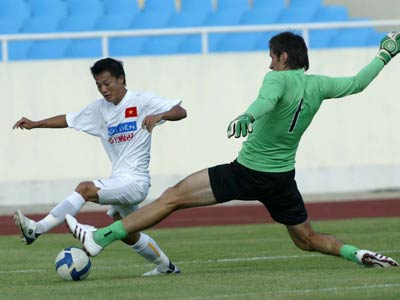 Khách lạc quan, chủ háo hức