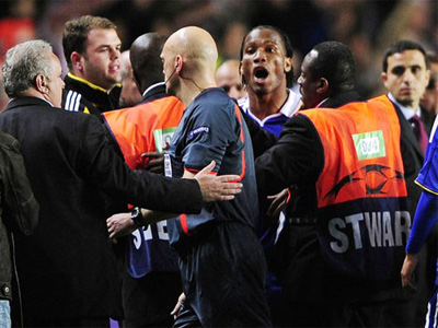 Drogba xin lỗi "ông chủ" Abramovich