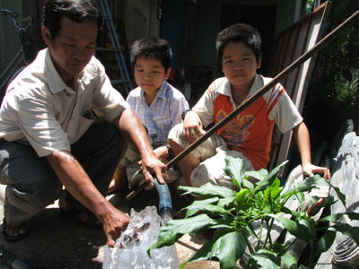 Uống nước “làng sinh đôi” chữa… hiếm muộn?