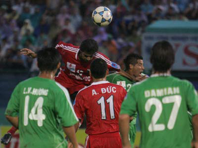 Bóng đá Thanh Hóa “khoác” áo mới
