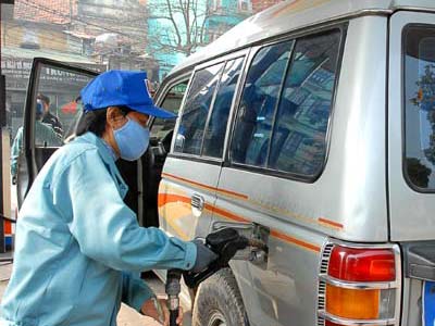 Đề xuất tăng giá xăng thêm ít nhất 1.000 đồng