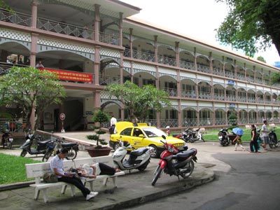 Có nên xây lại Bệnh viện Nhi Đồng 2-TPHCM?