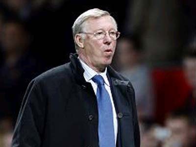 Sir Alex thừa nhận cách cộng bù giờ là “điên rồ”