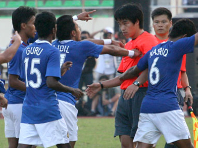 Chủ tịch UB Olympic Malaysia: “Trọng tài bắt có lợi cho đội nhà”